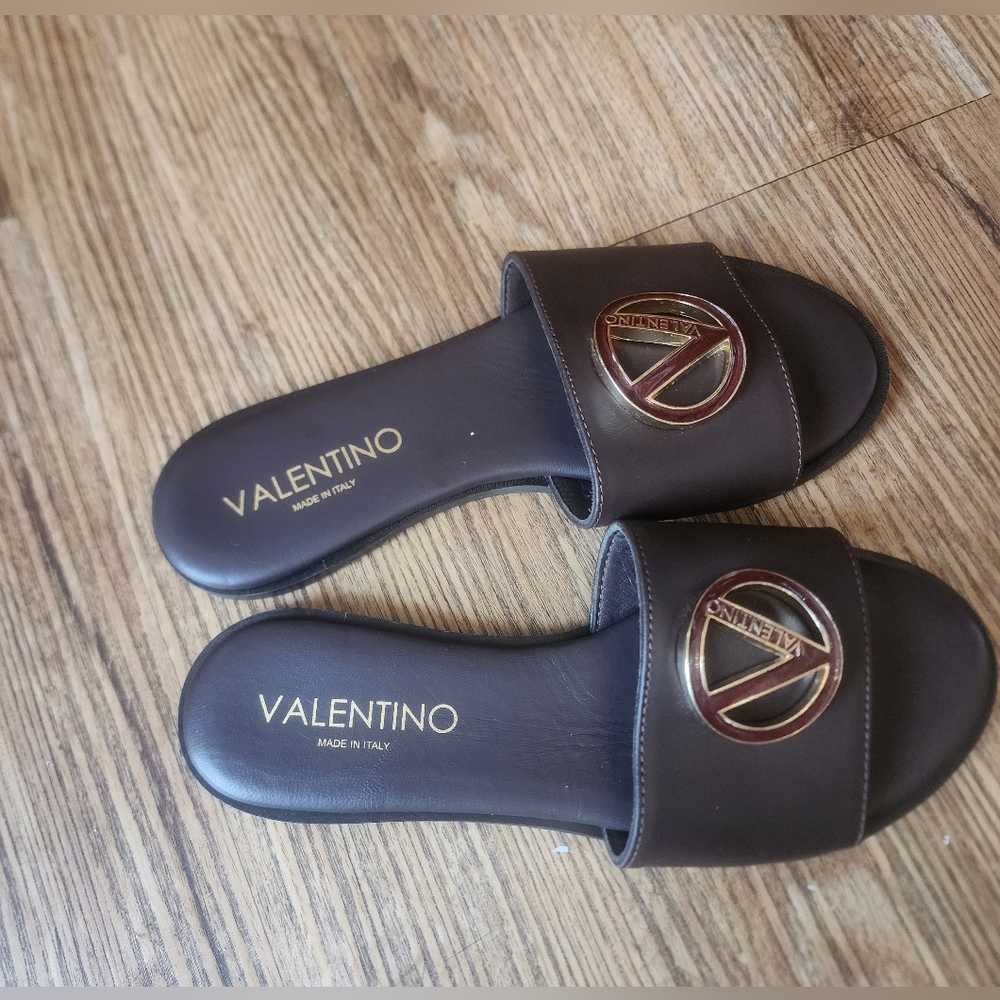 SIZE  7 AUTHENTIC. Valentino Logo Slide Sandals - Picture 6 of 8